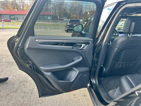 Used 2020 Porsche Macan S AWD/4WD image 15