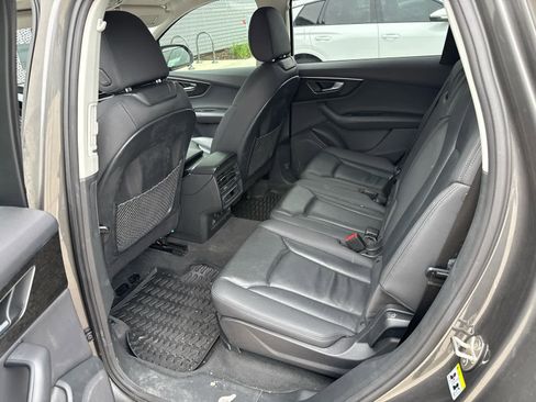 Used 2023 Audi Q7 2.0T Premium w/ Convenience Package AWD/4WD image 20