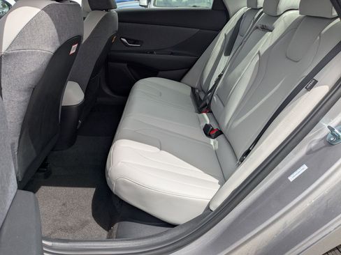 New 2025 Hyundai Elantra Limited image 20