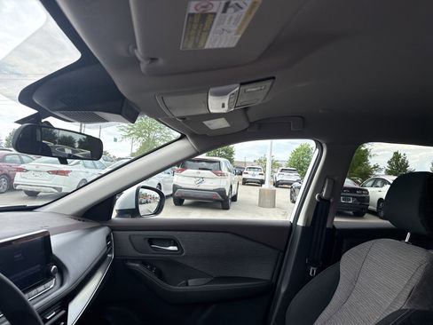 Used 2023 Nissan Rogue SV AWD/4WD image 13