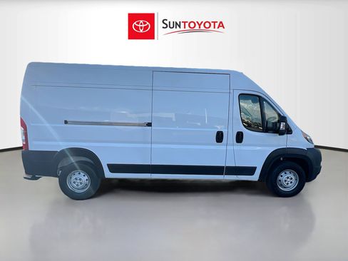 Used 2022 RAM ProMaster 2500 w/ Convenience Group image 2