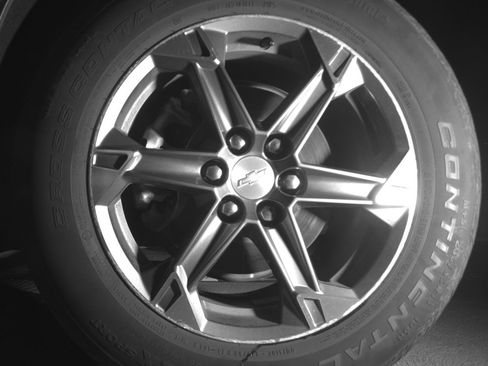 Used 2025 Chevrolet Blazer LT FWD image 12
