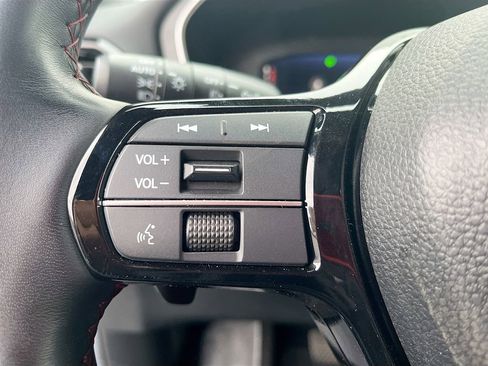 Used 2025 Honda Pilot Black Edition image 10