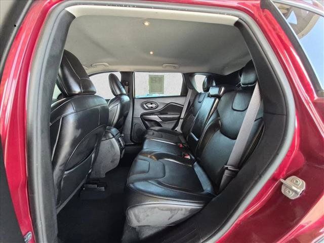 Used 2021 Jeep Cherokee Latitude Lux FWD image 18
