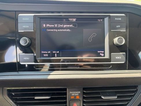Used 2024 Volkswagen Jetta SE FWD image 19
