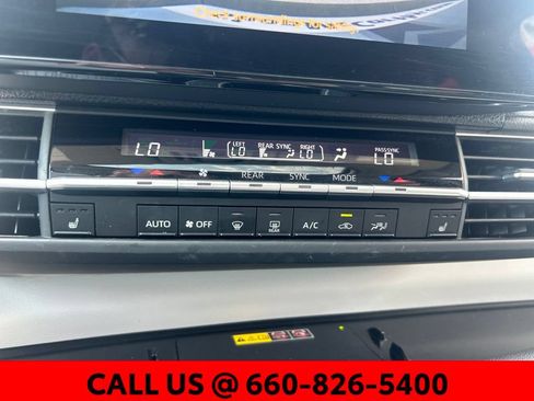 Used 2026 Toyota Sienna XLE FWD image 20