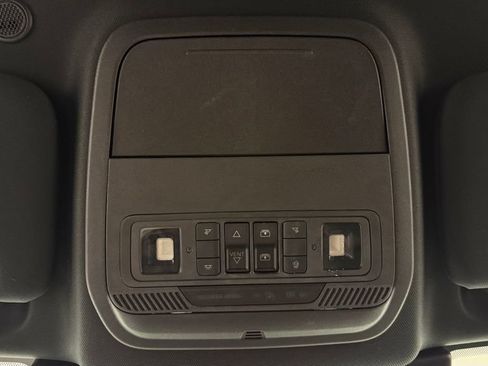 Used 2020 Ford Explorer XLT w/ Equipment Group 202A AWD/4WD image 27
