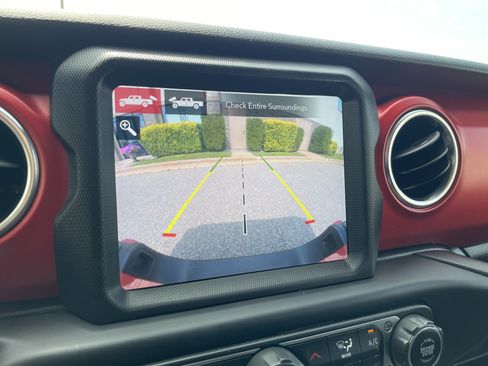 Used 2020 Jeep Gladiator Rubicon AWD/4WD image 16