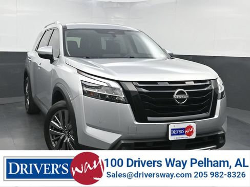 Used 2024 Nissan Pathfinder SL w/ SL Premium Package FWD image 1