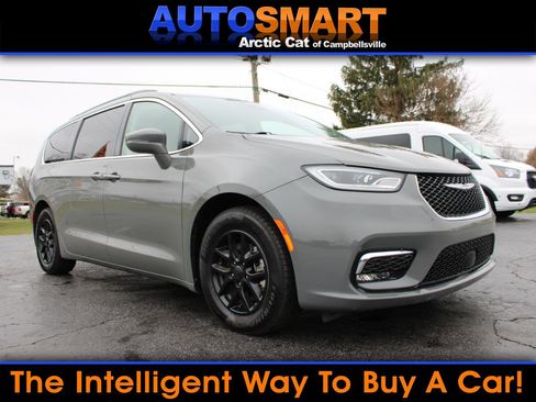 Used 2022 Chrysler Pacifica Touring-L image 1