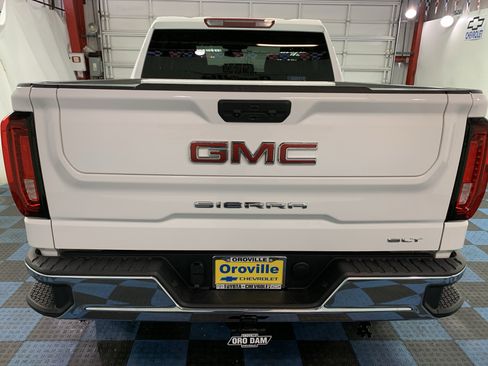 Used 2025 GMC Sierra 1500 SLT image 4