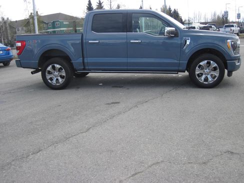 Used 2023 Ford F150 Platinum image 3