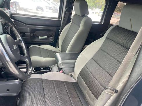 Used 2007 Jeep Wrangler Unlimited X image 17