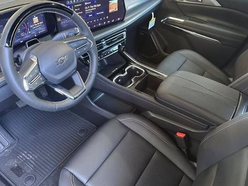 New 2026 Chevrolet Traverse LT w/ Enhanced Driving Package AWD/4WD image 9