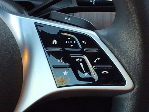 Used 2025 Mercedes-Benz C 300 4MATIC Sedan image 10