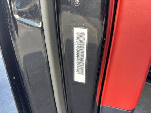 Used 2022 Bentley Bentayga image 30