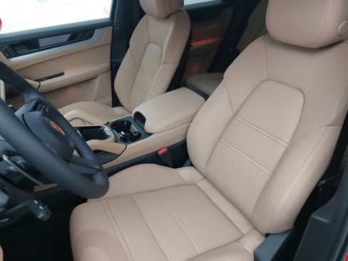 New 2026 Porsche Cayenne image 5