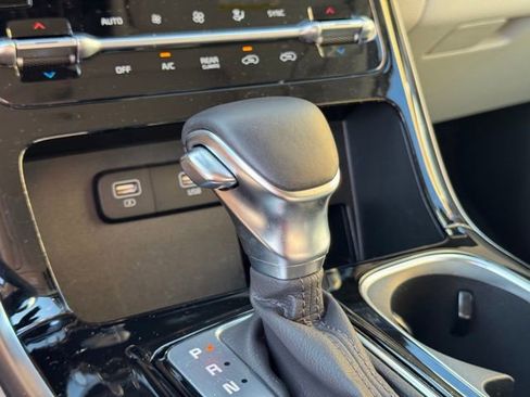 Certified 2023 Kia Carnival SX Prestige FWD image 30