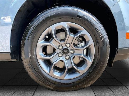 Used 2025 Ford Maverick XLT w/ Equipment Group 301A AWD/4WD image 8