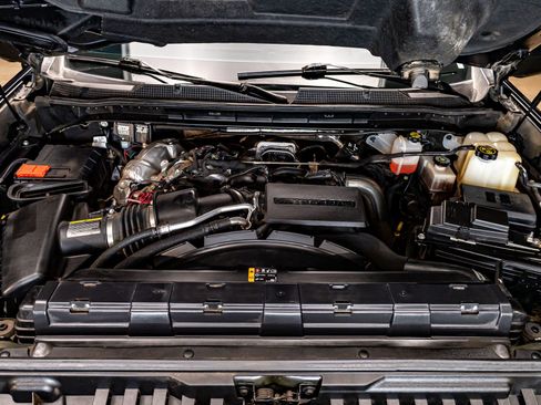 Used 2024 Chevrolet Silverado 3500 LTZ w/ LTZ Convenience Package image 31