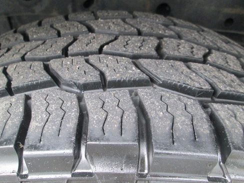 Used 2015 Ford F150 XLT w/ Equipment Group 302A Luxury image 10