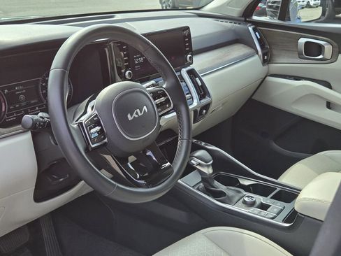 Certified 2023 Kia Sorento X-Line EX image 17