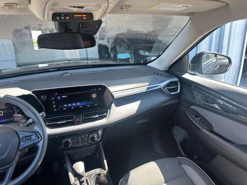 Used 2024 Chevrolet TrailBlazer LT w/ Driver Confidence Package image 33