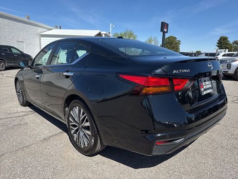 Used 2024 Nissan Altima 2.5 SV image 5