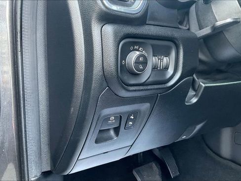 Used 2020 RAM 1500 Laramie w/ Night Edition image 32