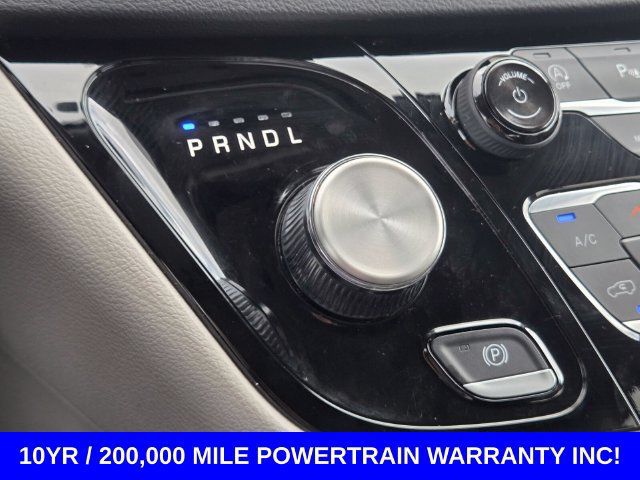 Used 2024 Chrysler Pacifica Touring-L FWD image 24