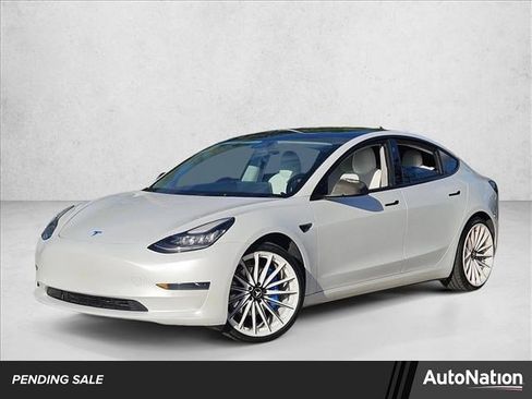 Used 2021 Tesla Model 3 Standard Range Plus image 1