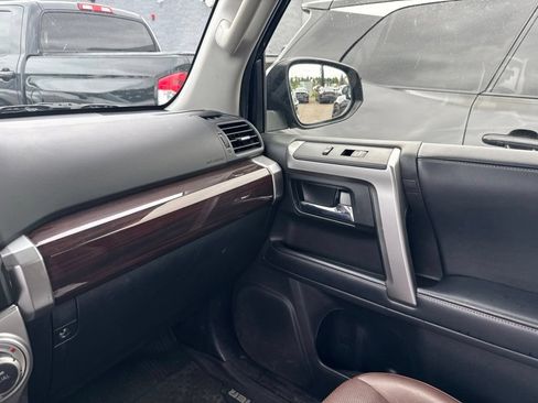 Used 2018 Toyota 4Runner Limited AWD/4WD image 22
