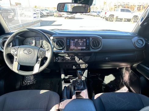 Used 2019 Toyota Tacoma TRD Off-Road image 11