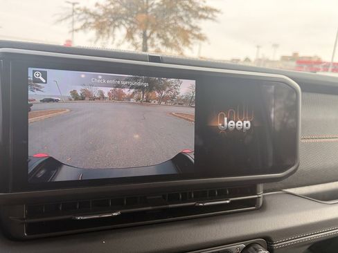 Used 2024 Jeep Gladiator Mojave w/ Steel Bumper Group image 20