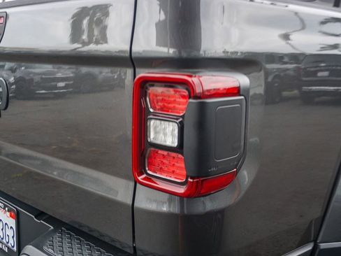 Used 2021 Jeep Gladiator Sport AWD/4WD image 8