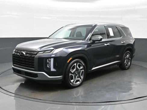 Certified 2023 Hyundai Palisade Limited w/ Cargo Package AWD/4WD image 2