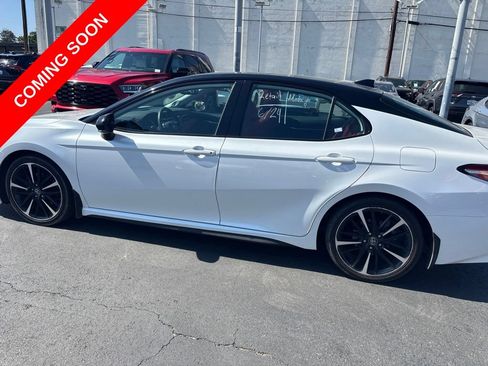 Used 2019 Toyota Camry XSE FWD image 11