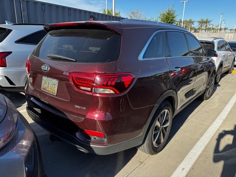 Used 2019 Kia Sorento EX w/ EX Touring Package image 4
