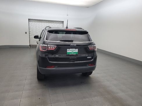 Used 2017 Jeep Compass Latitude w/ Popular Equipment Group FWD image 6