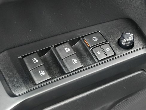 Used 2023 Toyota Tacoma SR image 8