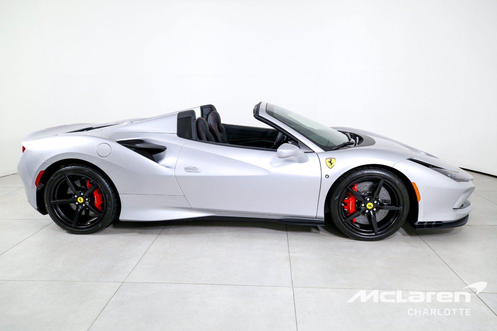 Used 2022 Ferrari F8 Tributo RWD image 10
