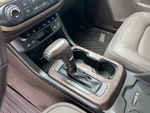 Used 2021 GMC Canyon Denali image 17