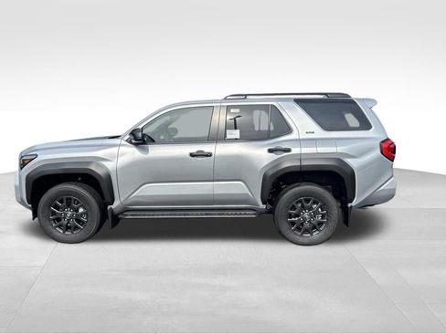 New 2026 Toyota 4Runner SR5 AWD/4WD image 2