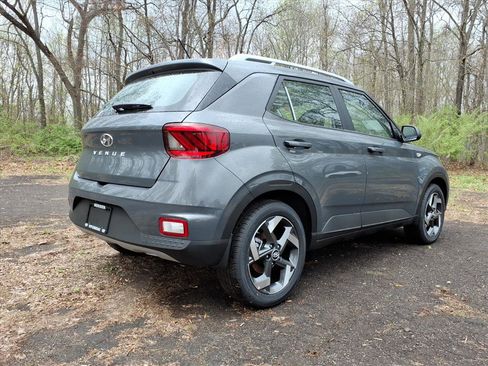 New 2026 Hyundai Venue SEL FWD image 5