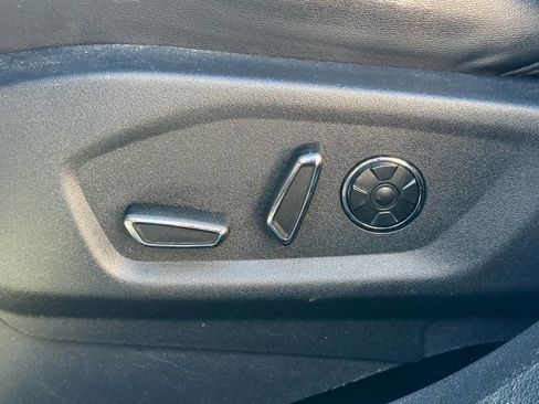 Used 2016 Ford Explorer Platinum image 27