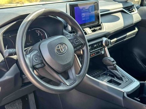 Used 2025 Toyota RAV4 XLE FWD image 12