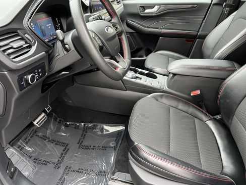 Used 2024 Ford Escape ST-Line image 14