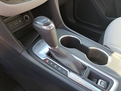 Used 2020 Chevrolet Equinox LT image 25