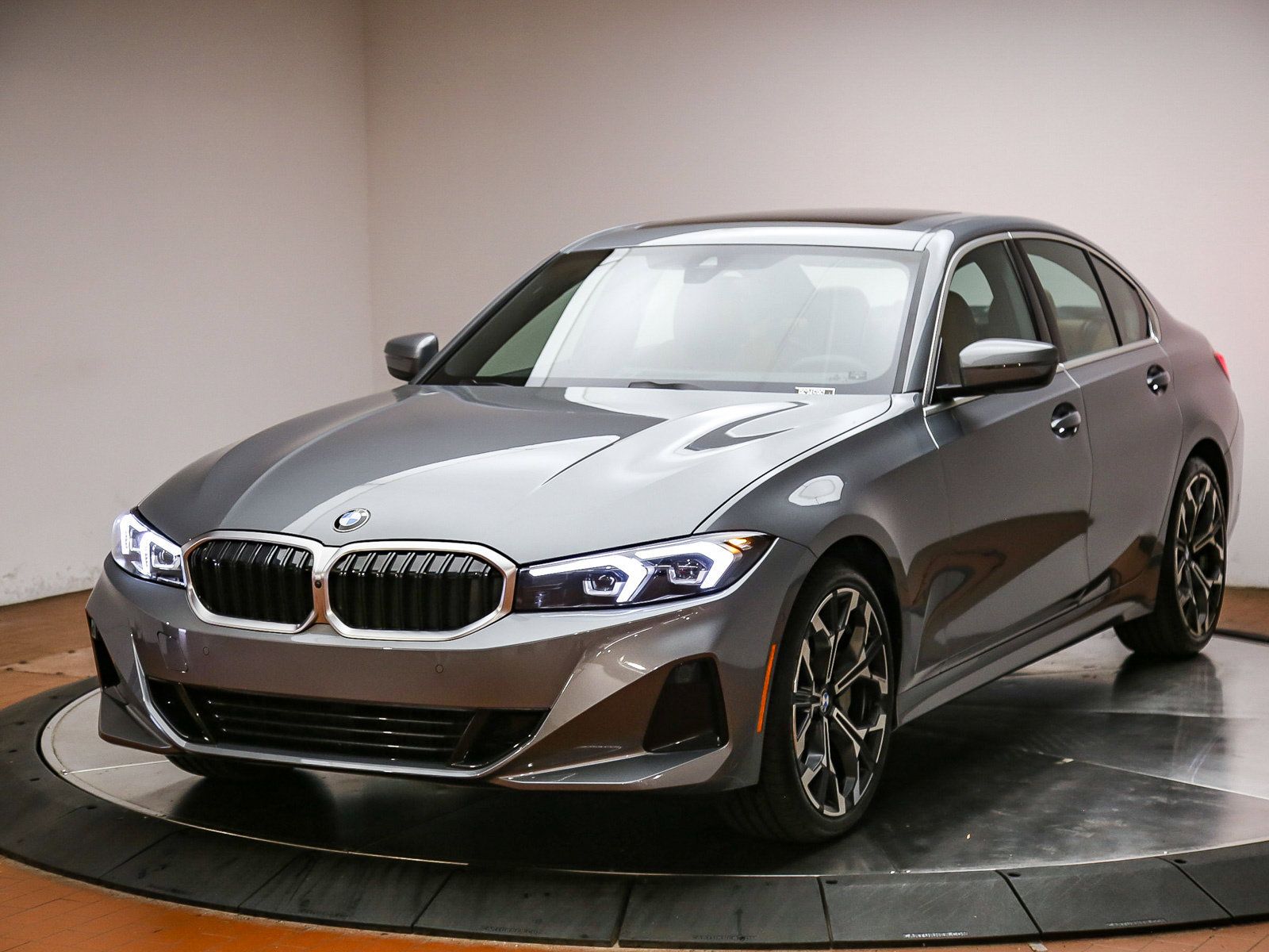 Used 2026 BMW 330i Sedan w/ Convenience Package RWD image 2