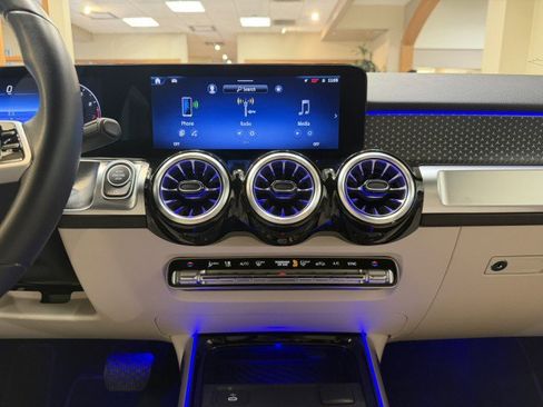 Certified 2025 Mercedes-Benz GLB 250 image 11